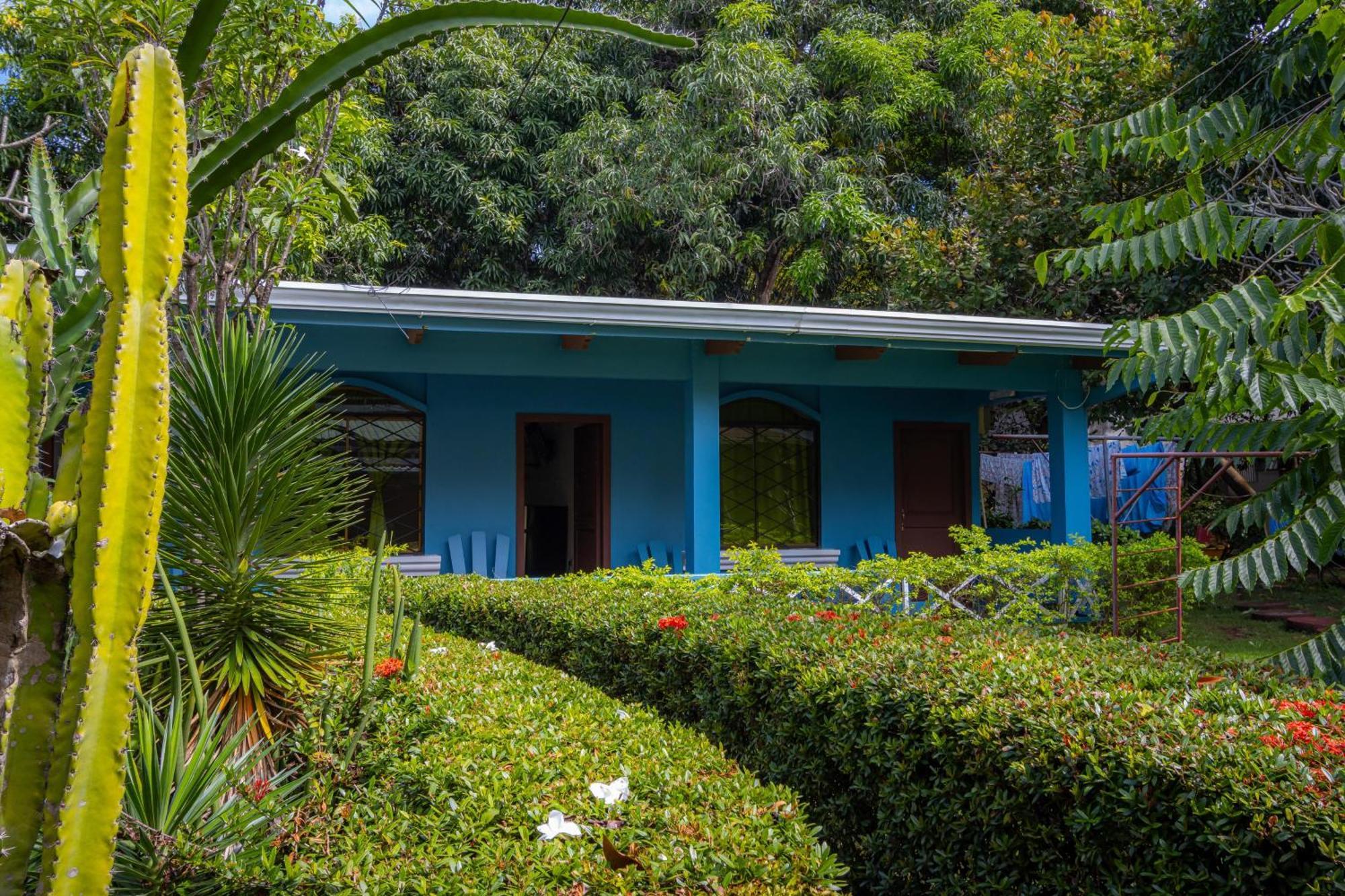 Hotel Marielos Tamarindo Exteriör bild
