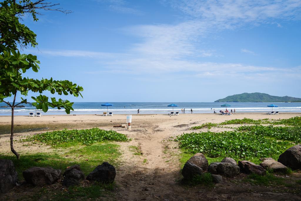 Hotel Marielos Tamarindo Exteriör bild