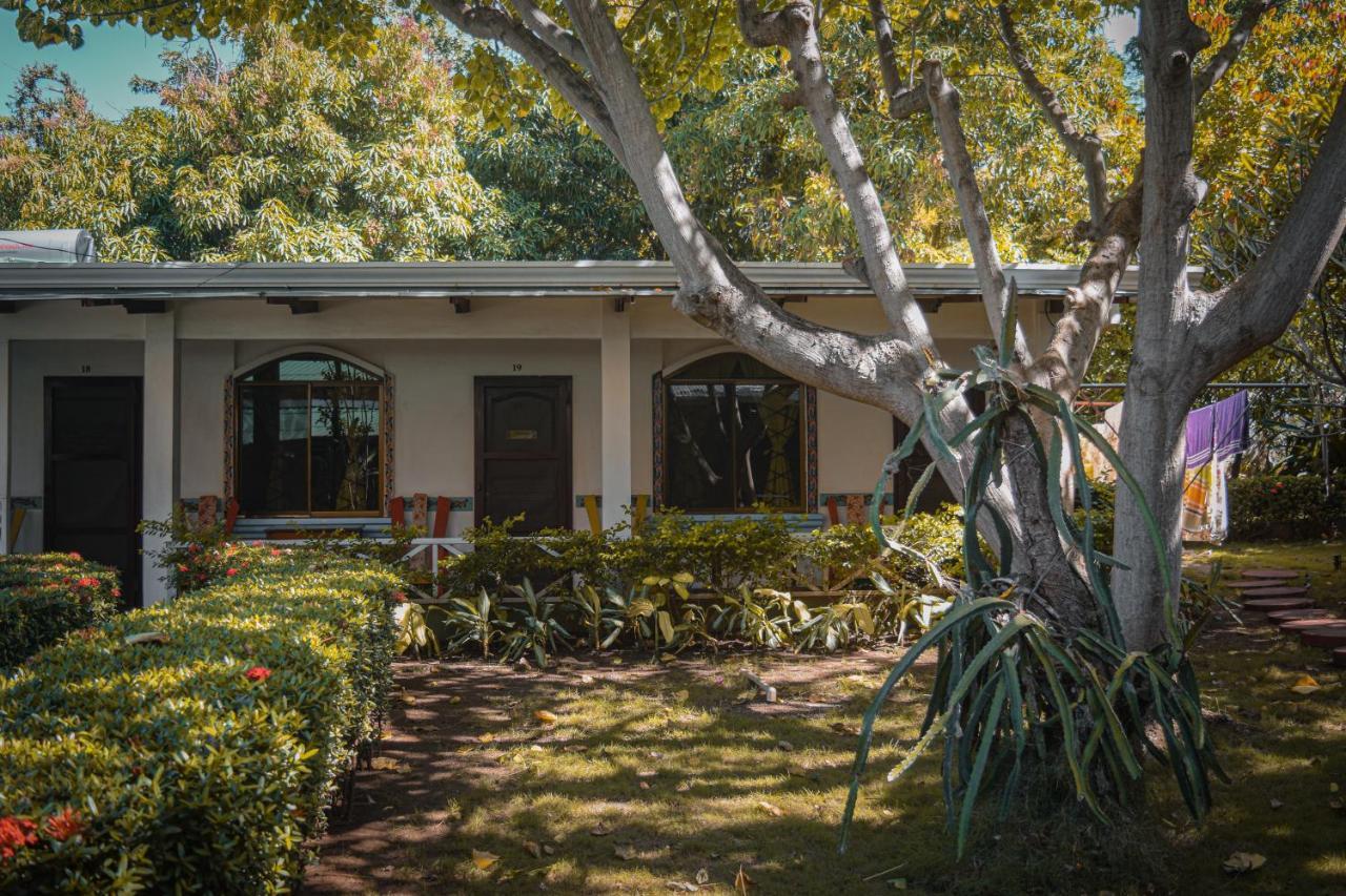 Hotel Marielos Tamarindo Exteriör bild