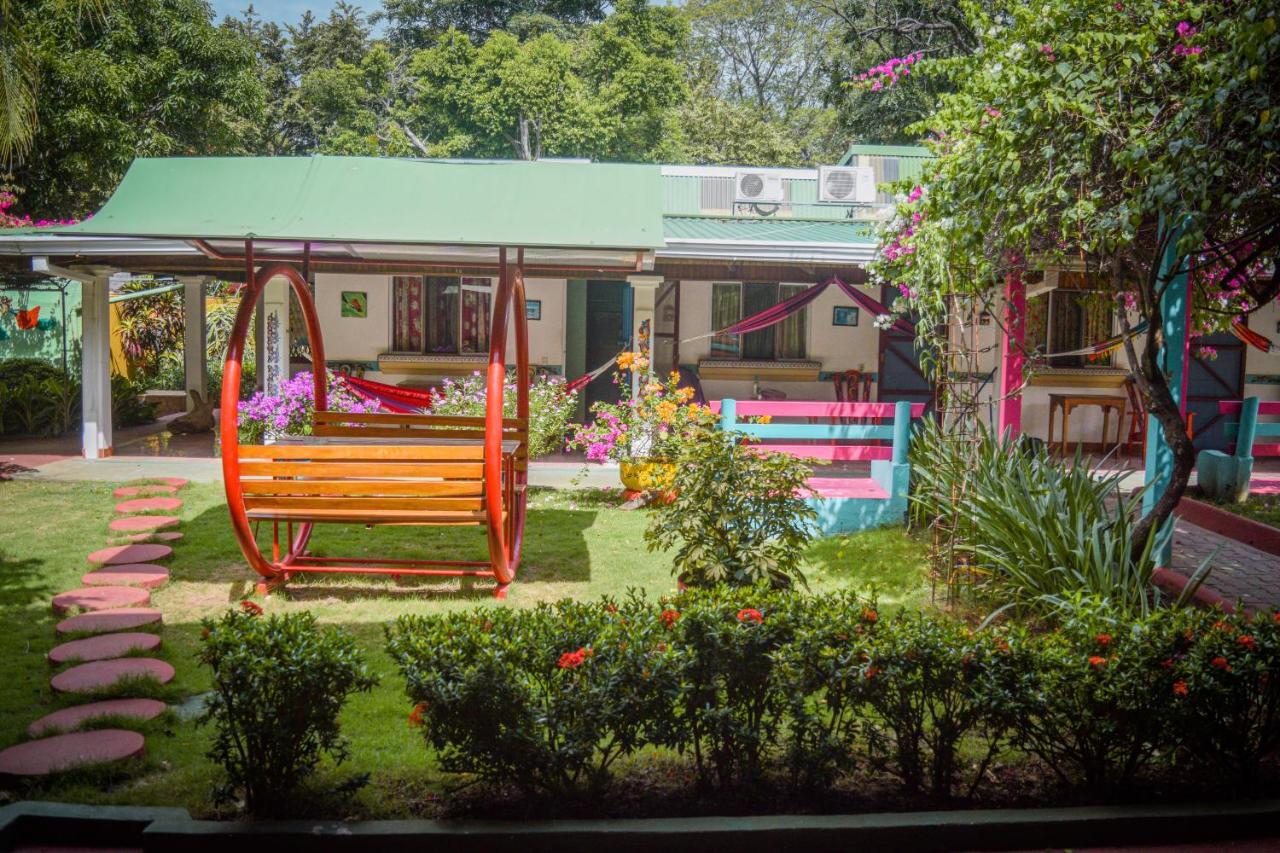 Hotel Marielos Tamarindo Exteriör bild